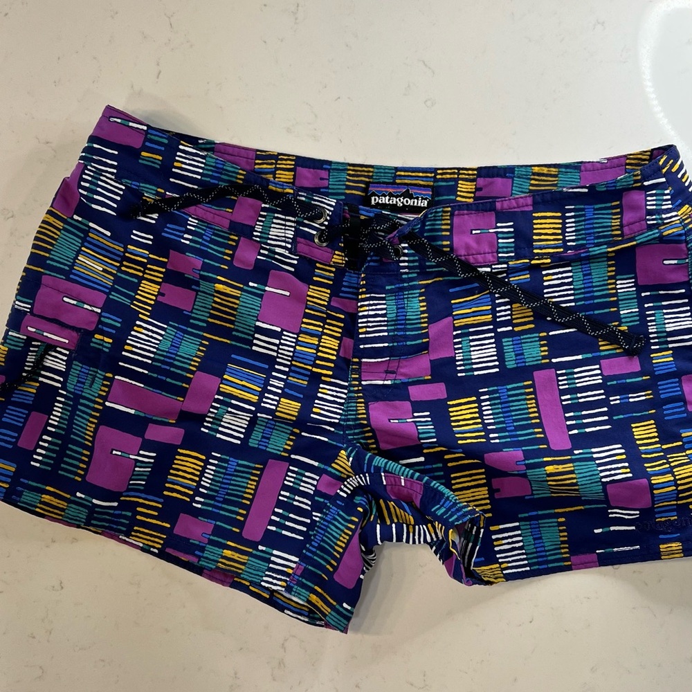 Patagonia Women's Wavefarer Board Shorts size 8
